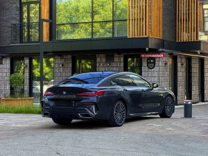 BMW 840